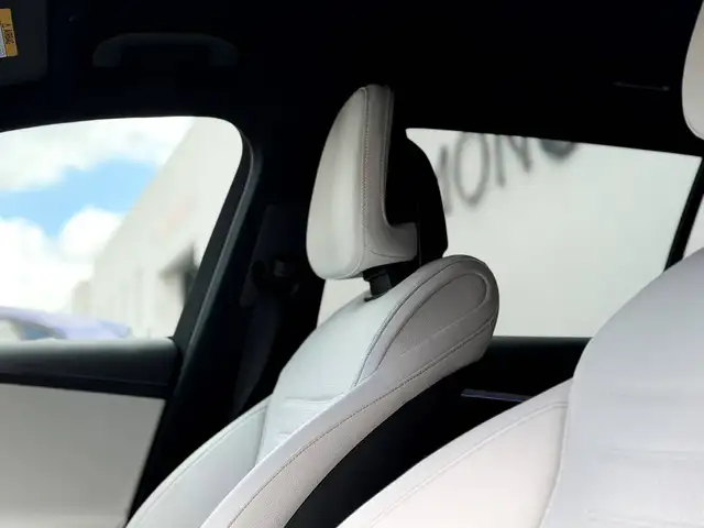 Mercedes-Benz C view 11