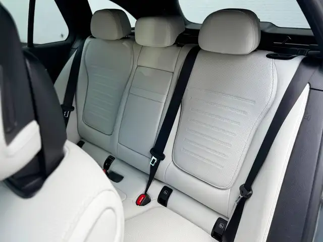 Mercedes-Benz C-Class view 22