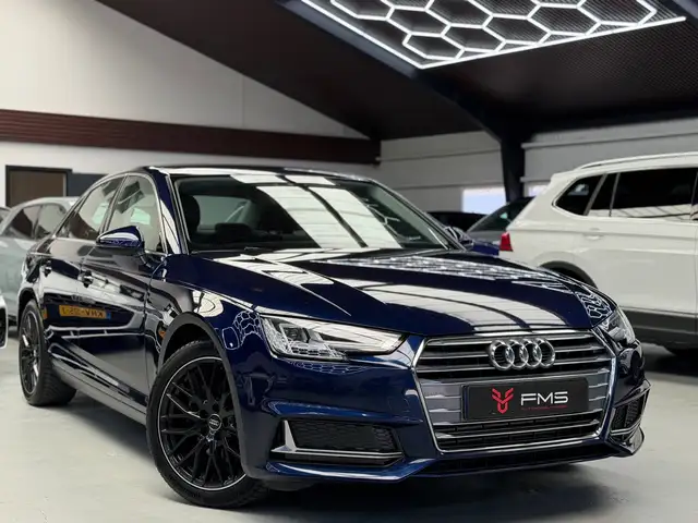 Audi A4 Limousine 35 TFSI Sport Edition Automaat Bluetooth