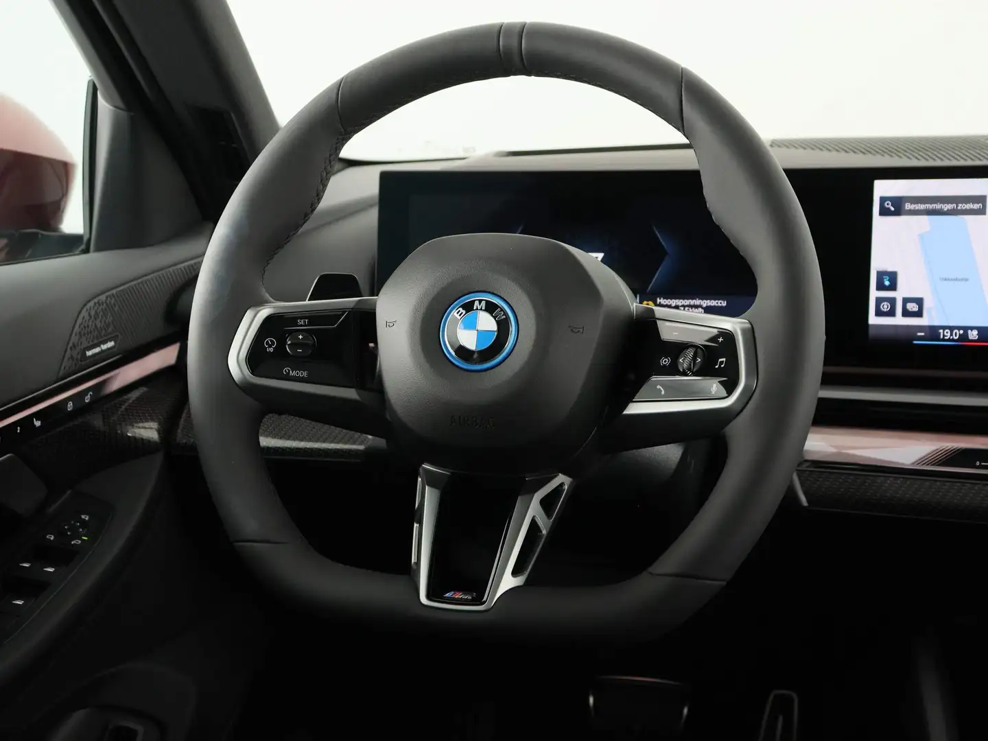 BMW i5 Touring eDrive40 M Sport Edition 84 kWh Rood - 2