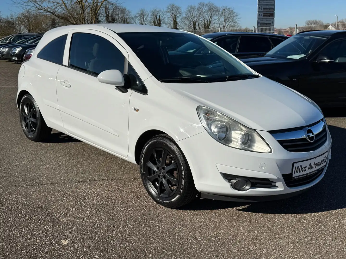 Opel Corsa D Selection "110 Jahre TÜV 02/2027 Weiß - 2