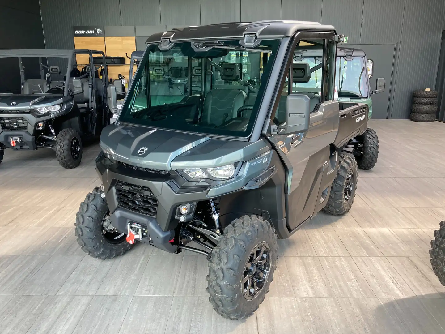 Can-Am Traxter XU HD9 T met gesloten luxecabine // STOCKPROMO! Szary - 1