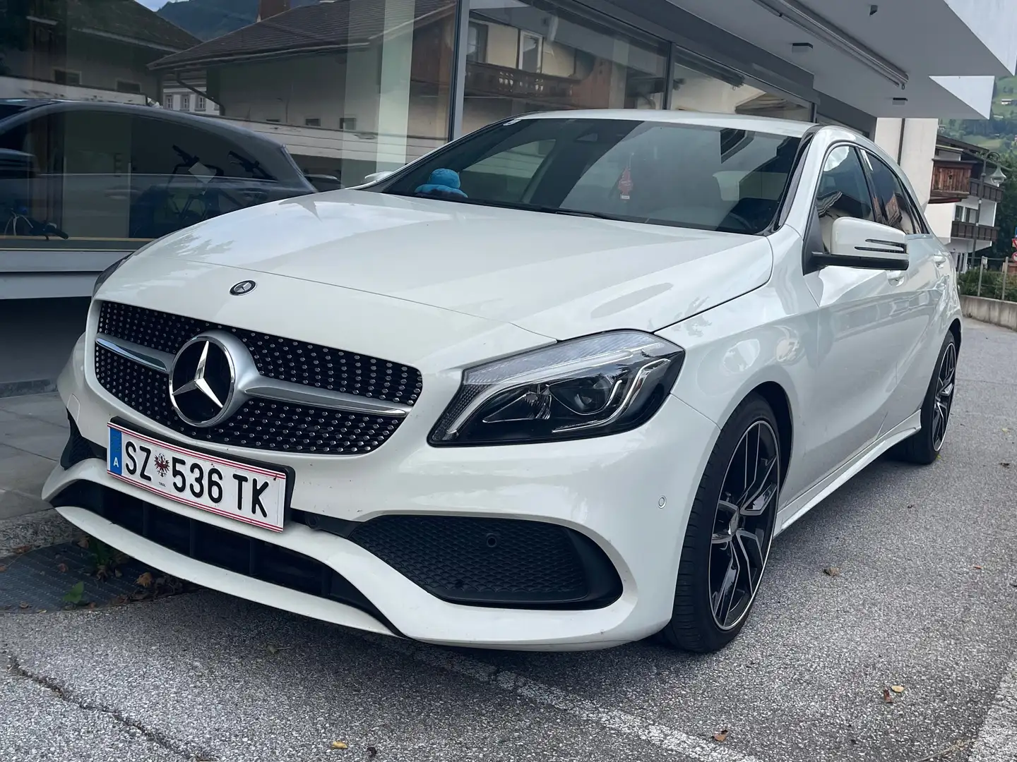 Mercedes-Benz 180 Amg optic Wit - 1