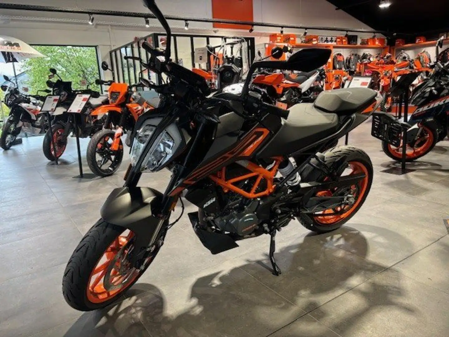 KTM 125 Duke Noir - 2