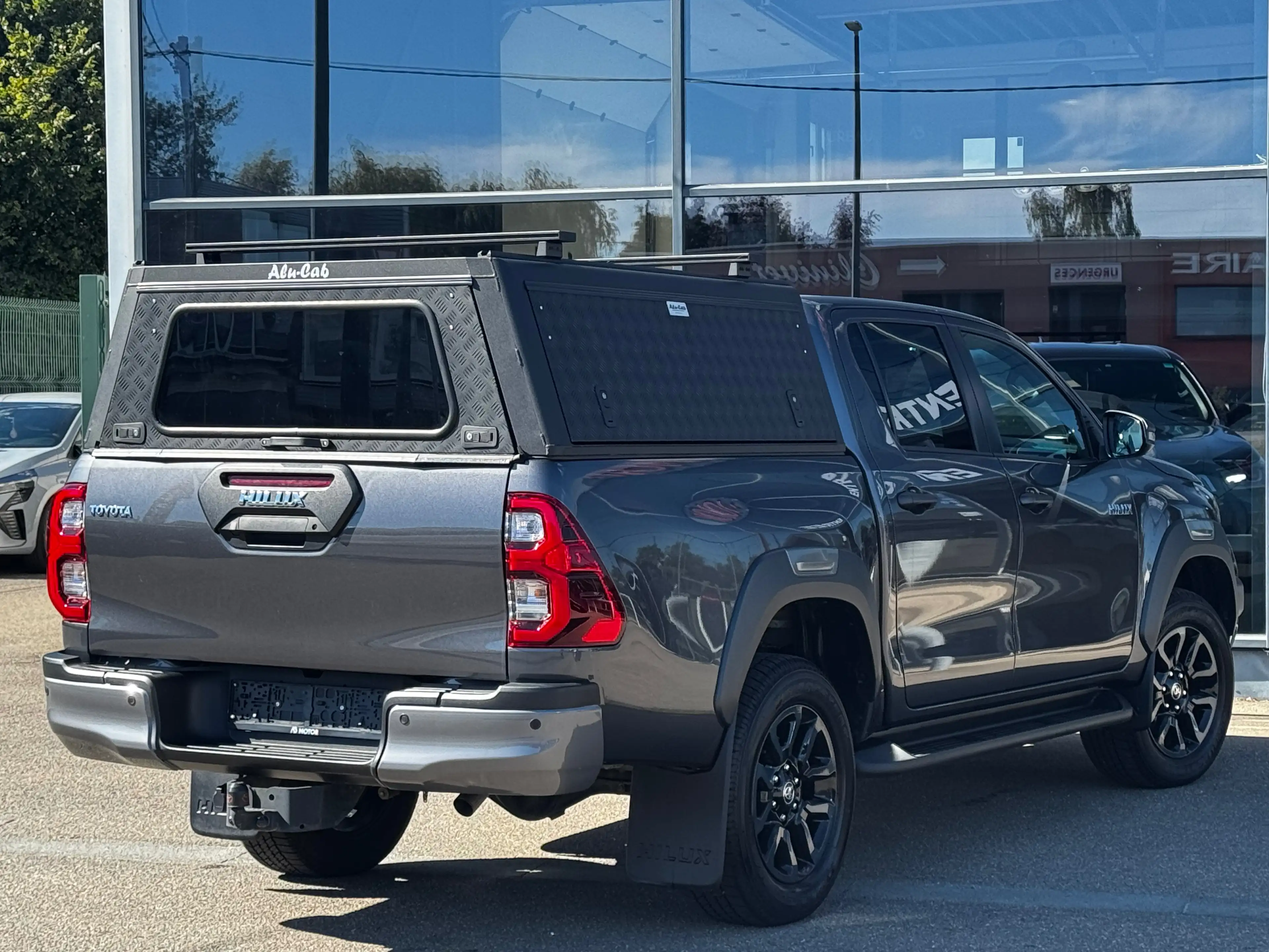 Toyota Hilux 2.8D-4D INVINCIBLE AUTO 4WD 204CV CAMERA 360 1ER PROPRIETAIRE HARDTOP ALUCAB TVA DEDUCTIBLE — photo 3