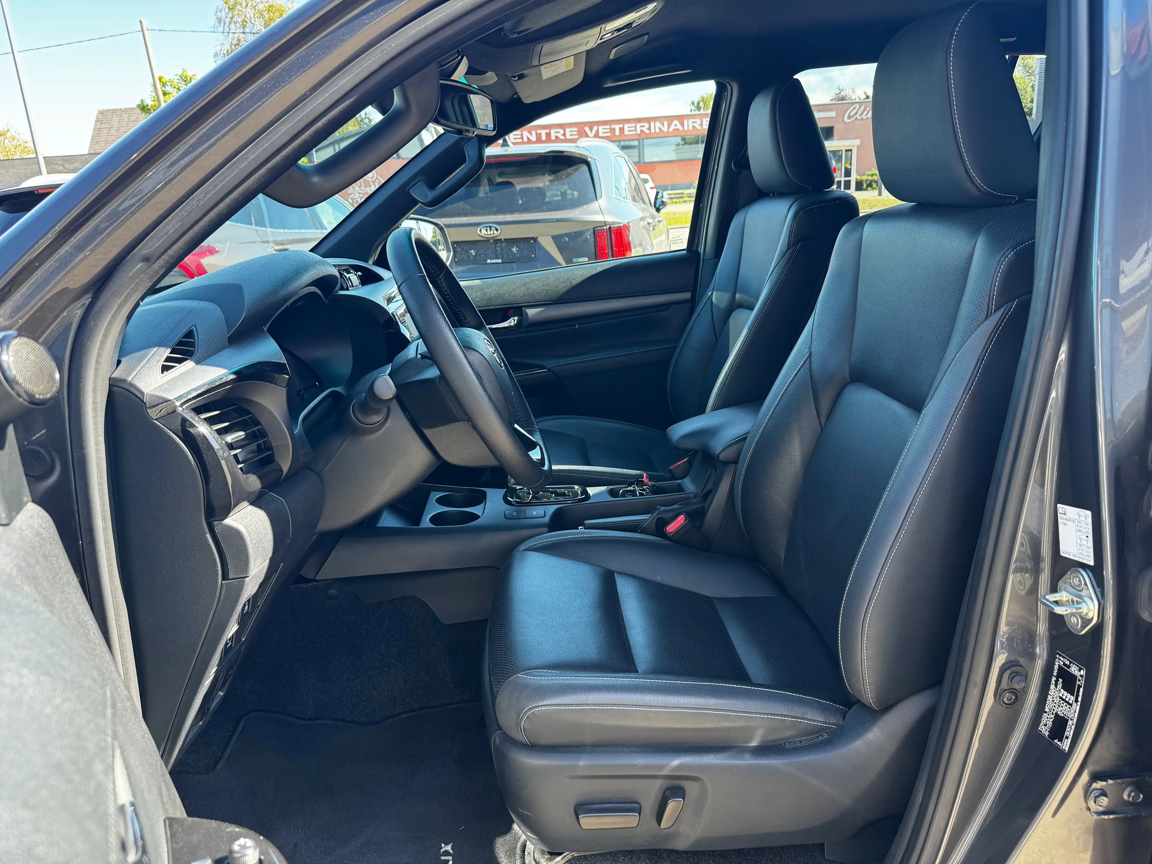 Toyota Hilux 2.8D-4D INVINCIBLE AUTO 4WD 204CV CAMERA 360 1ER PROPRIETAIRE HARDTOP ALUCAB TVA DEDUCTIBLE — photo 14