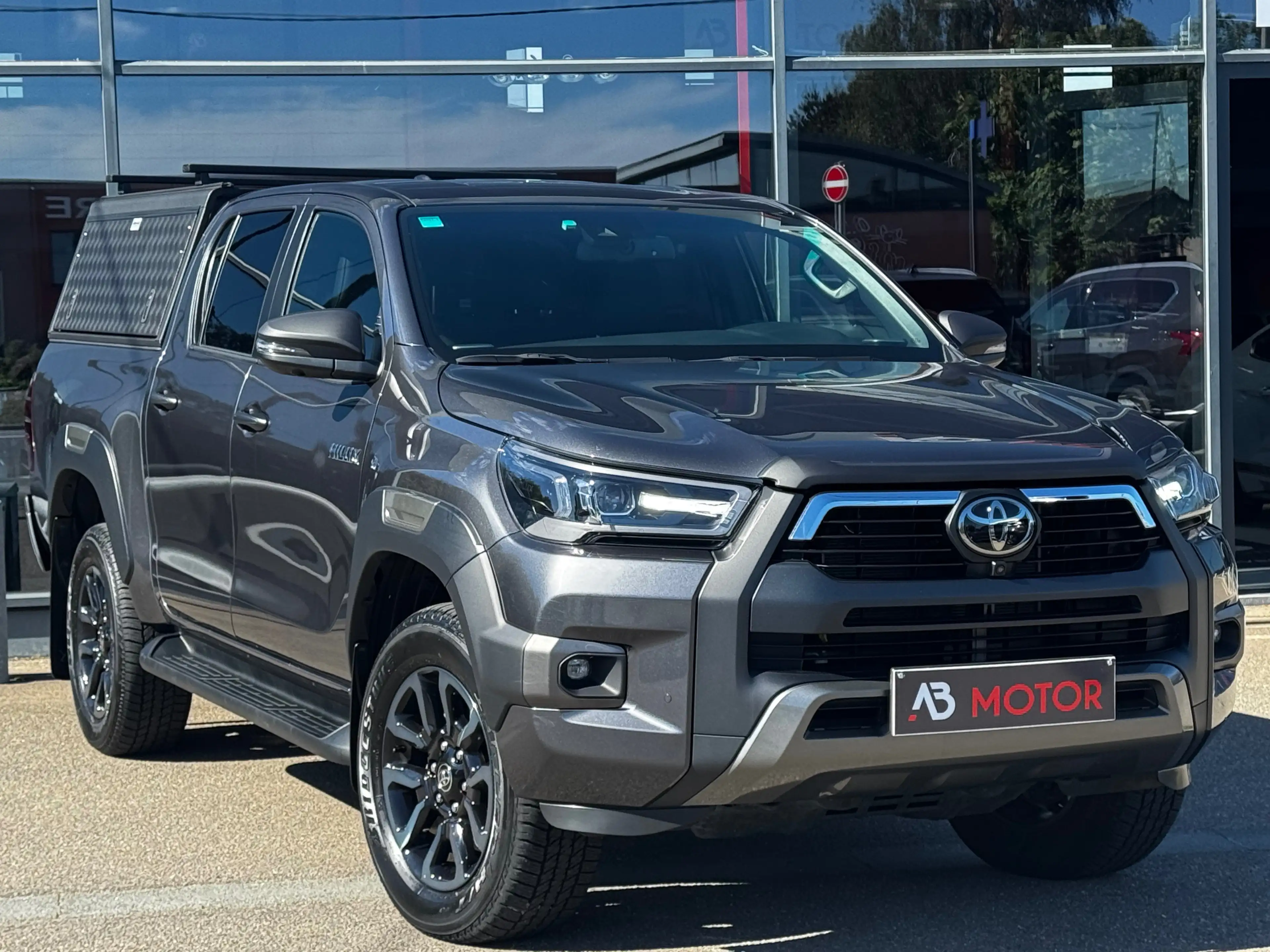 Toyota Hilux 2.8D-4D INVINCIBLE AUTO 4WD 204CV CAMERA 360 1ER PROPRIETAIRE HARDTOP ALUCAB TVA DEDUCTIBLE