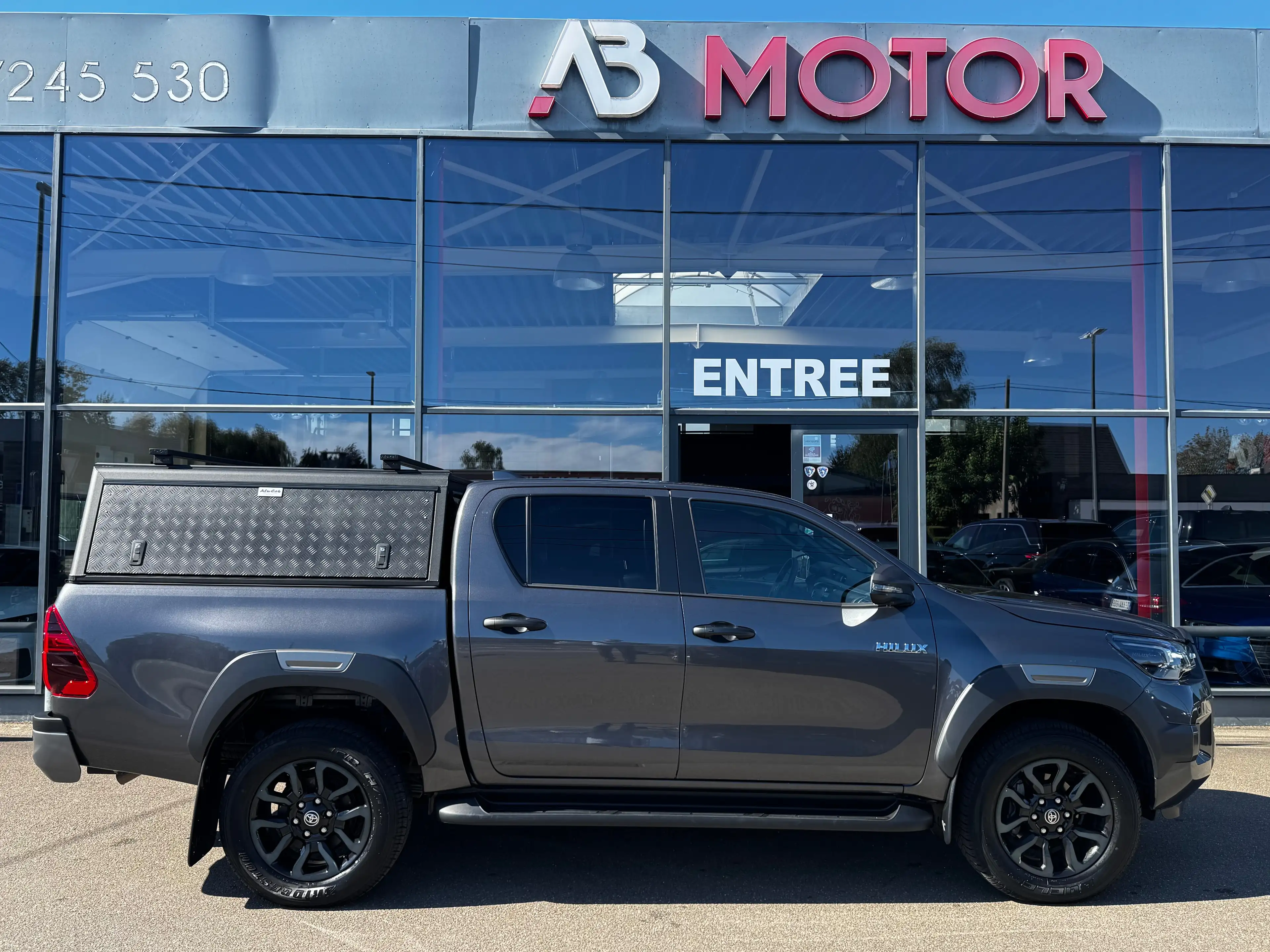 Toyota Hilux 2.8D-4D INVINCIBLE AUTO 4WD 204CV CAMERA 360 1ER PROPRIETAIRE HARDTOP ALUCAB TVA DEDUCTIBLE — photo 5