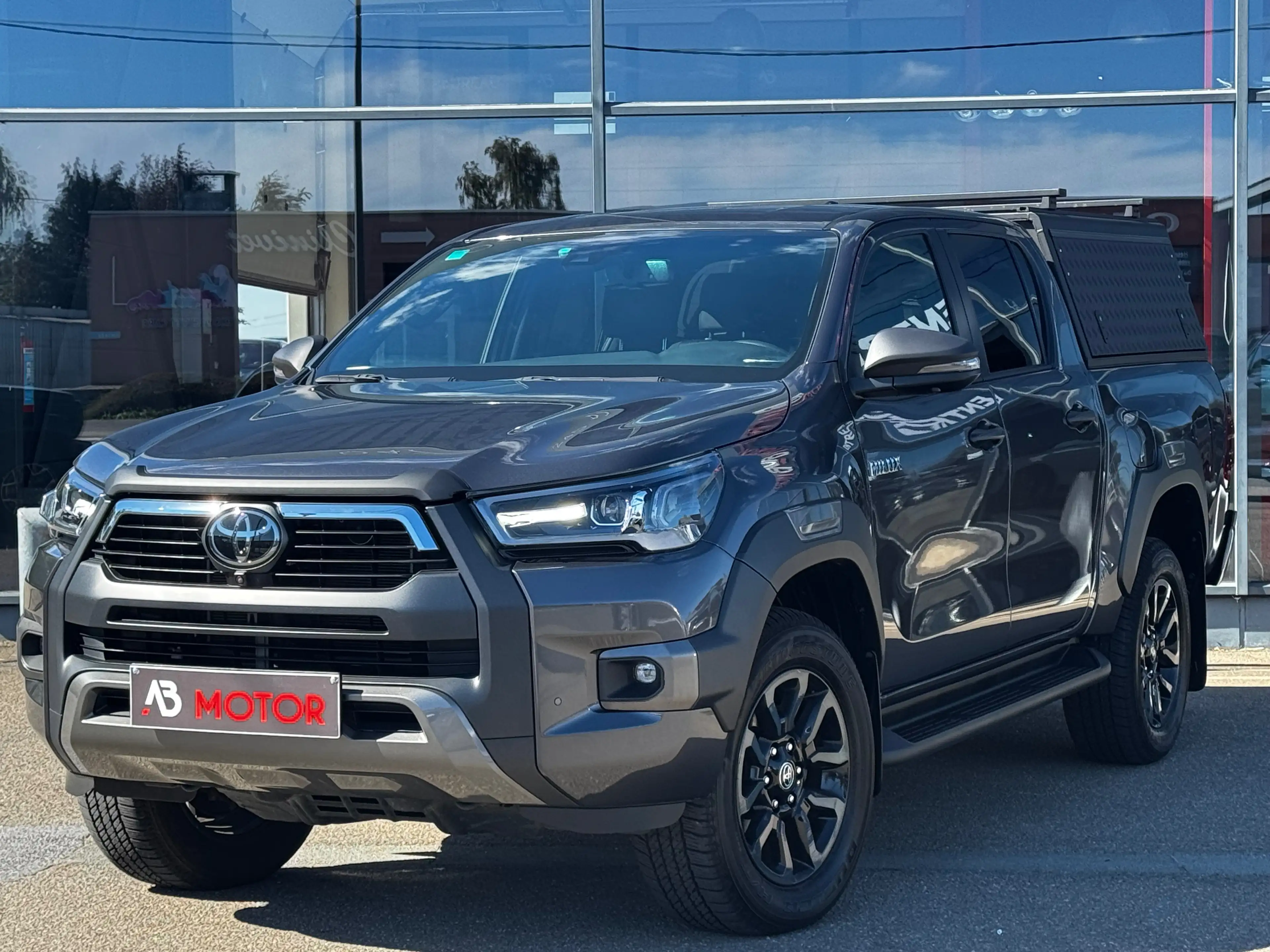 Toyota Hilux 2.8D-4D INVINCIBLE AUTO 4WD 204CV CAMERA 360 1ER PROPRIETAIRE HARDTOP ALUCAB TVA DEDUCTIBLE — photo 2