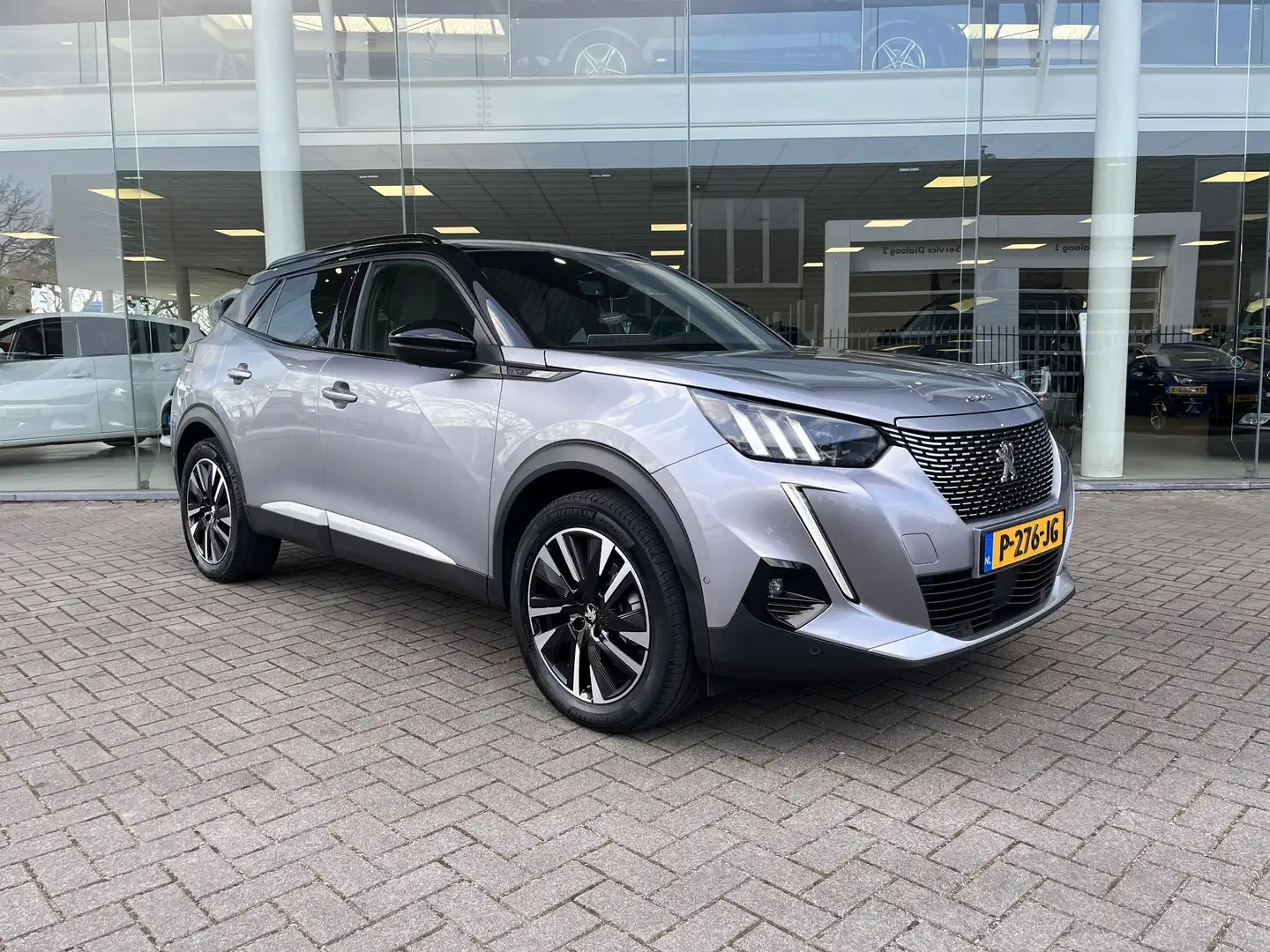 Peugeot e-2008 EV GT Pack 50 kWh Grijs - 2