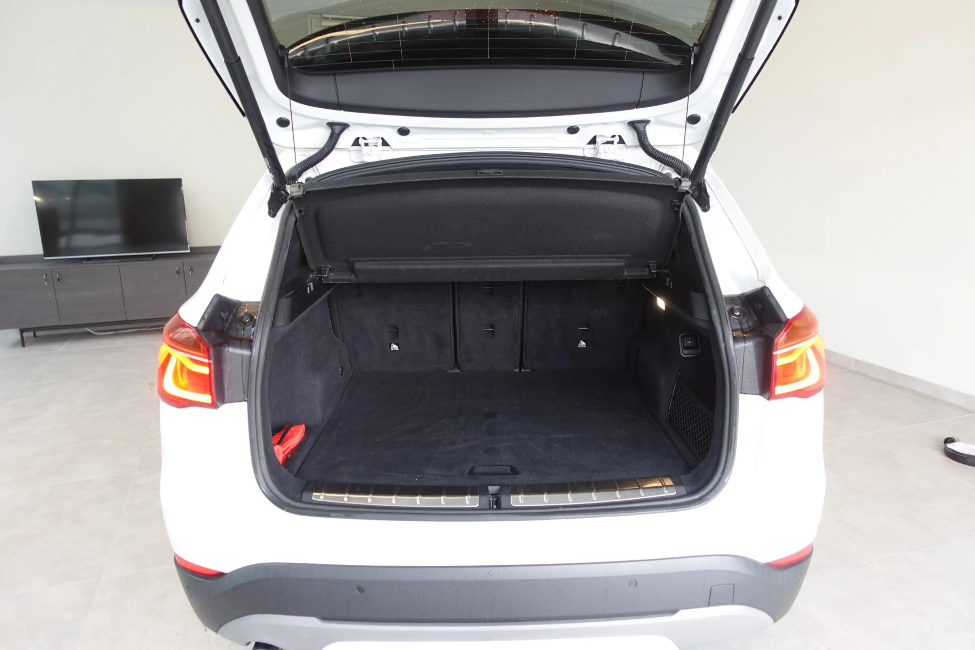 BMW X1 xDrive18d F48 — photo 11