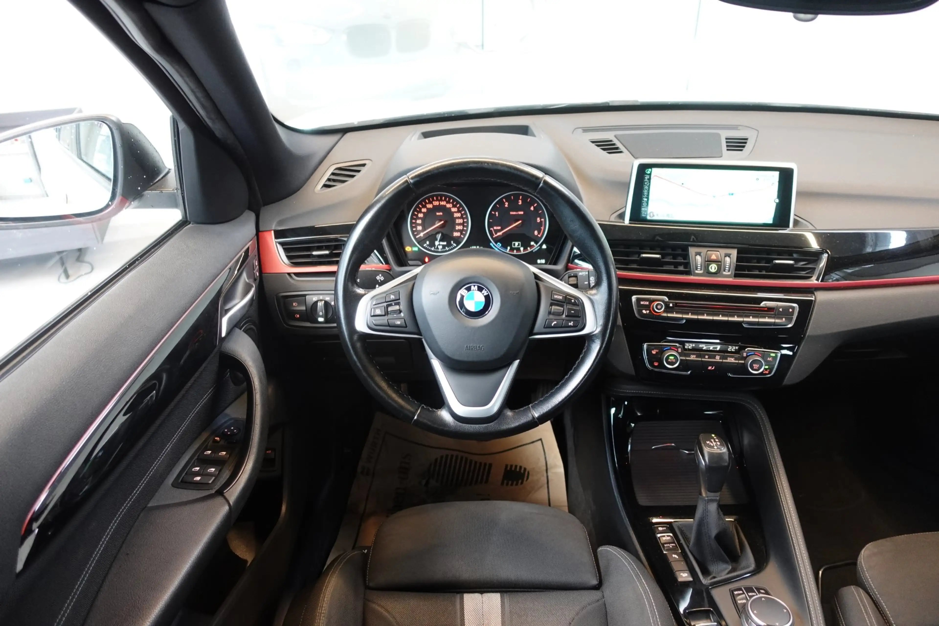 BMW X1 xDrive18d F48 — photo 10