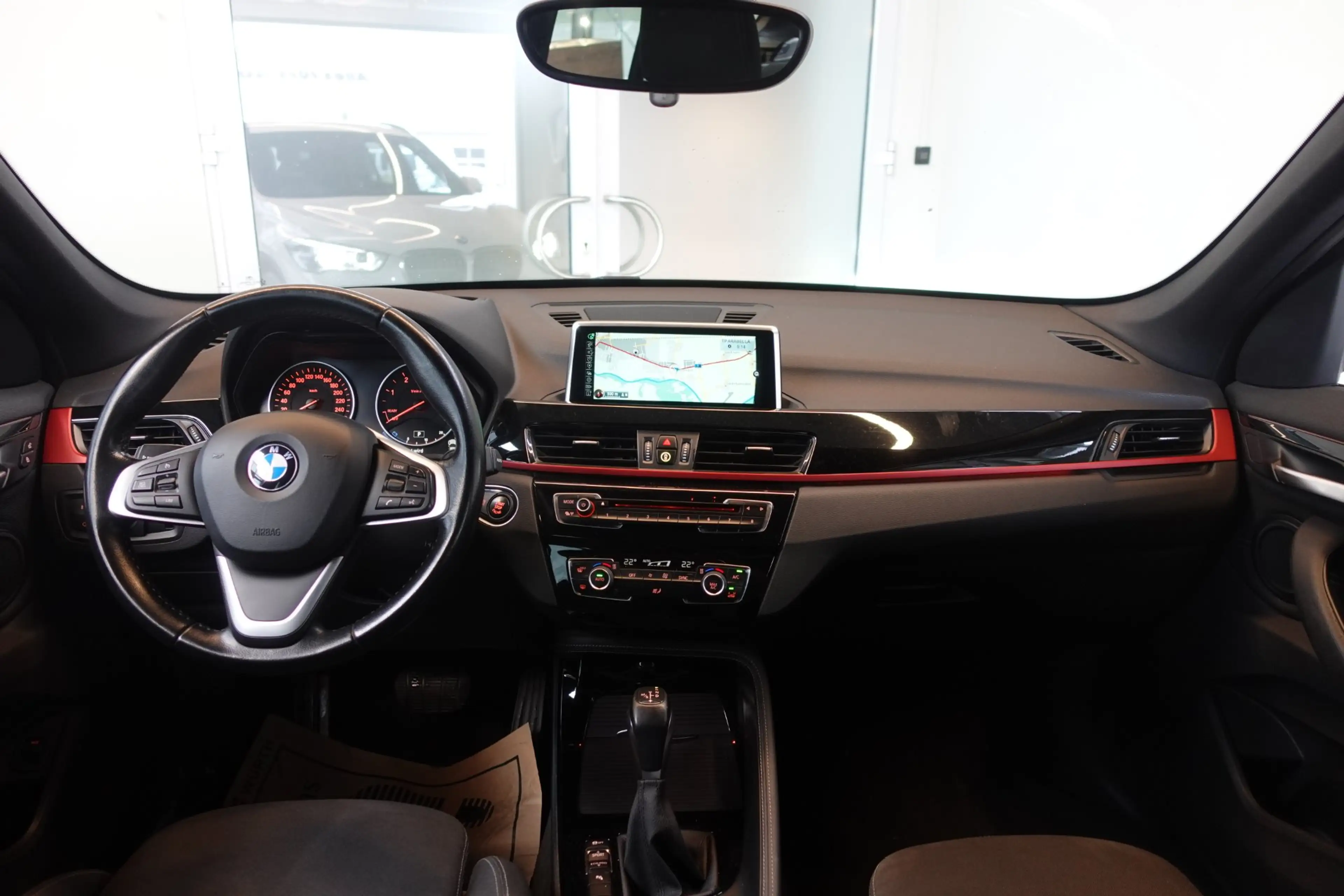 BMW X1 xDrive18d F48 — photo 9