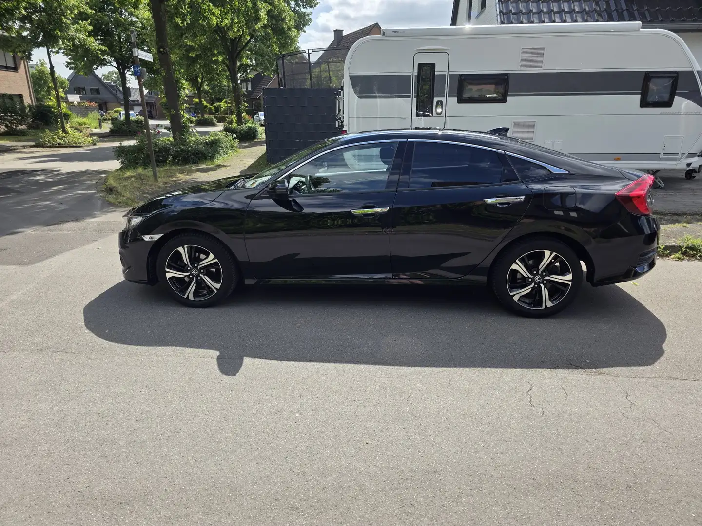 Honda Civic 1.6 i-DTEC Elegance Noir - 1