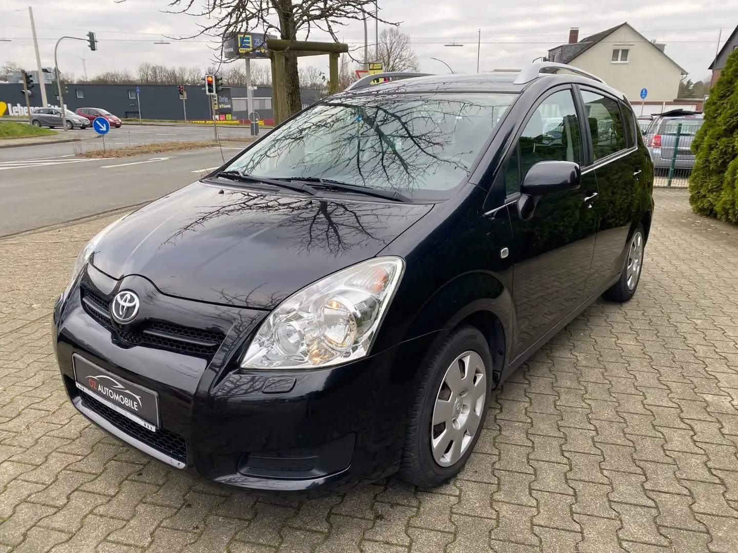 Toyota Corolla Verso 1.8-l-VVT-i Sol 1Hand//7Sitzer// Schwarz - 2