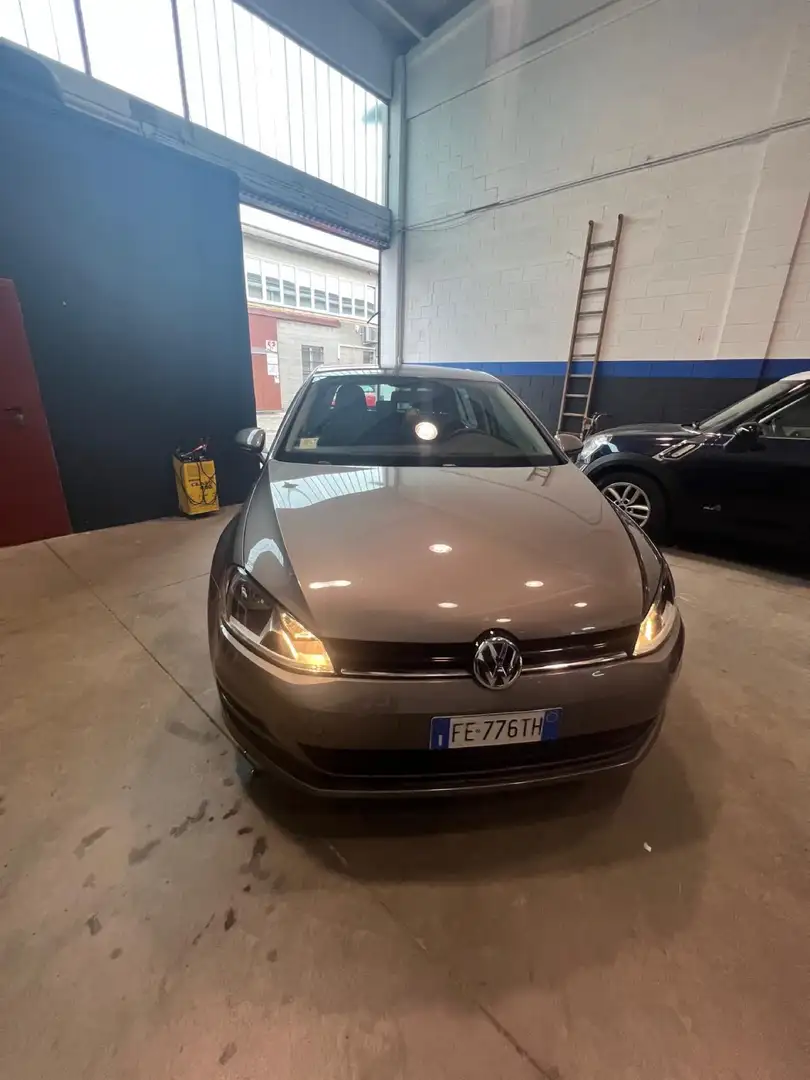 Volkswagen Golf Golf 5p 1.2 tsi Trendline 85cv E6 Gris - 1