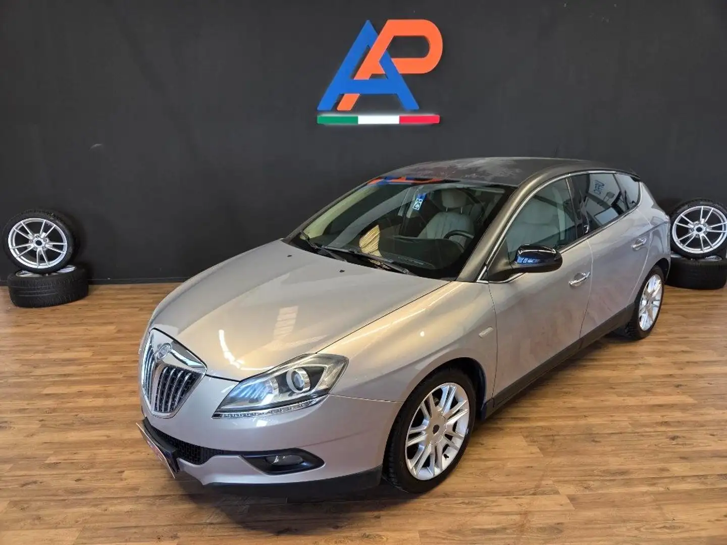 Lancia Delta 1.4 T-Jet 120 CV Platino Ecochic GPL - 2