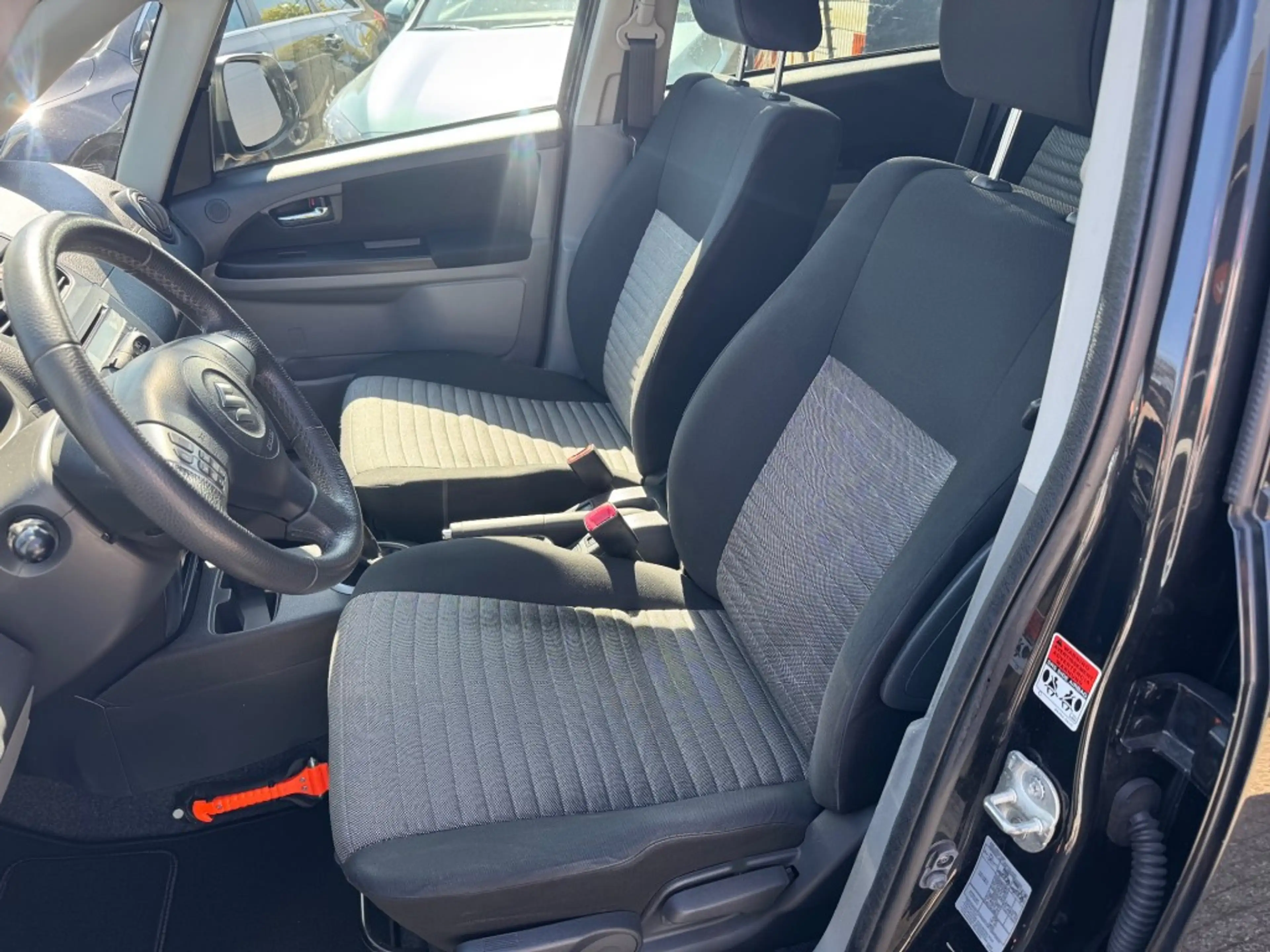 Suzuki SX4 1.6 EXCLUSIVE / Trekhaak / 95352 km / Stoelverwarm — photo 14