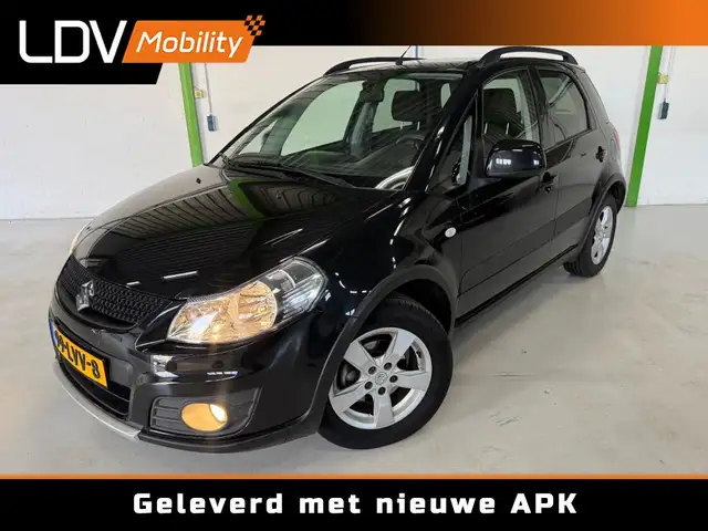 Suzuki SX4 1.6 EXCLUSIVE / Trekhaak / 95352 km / Stoelverwarm