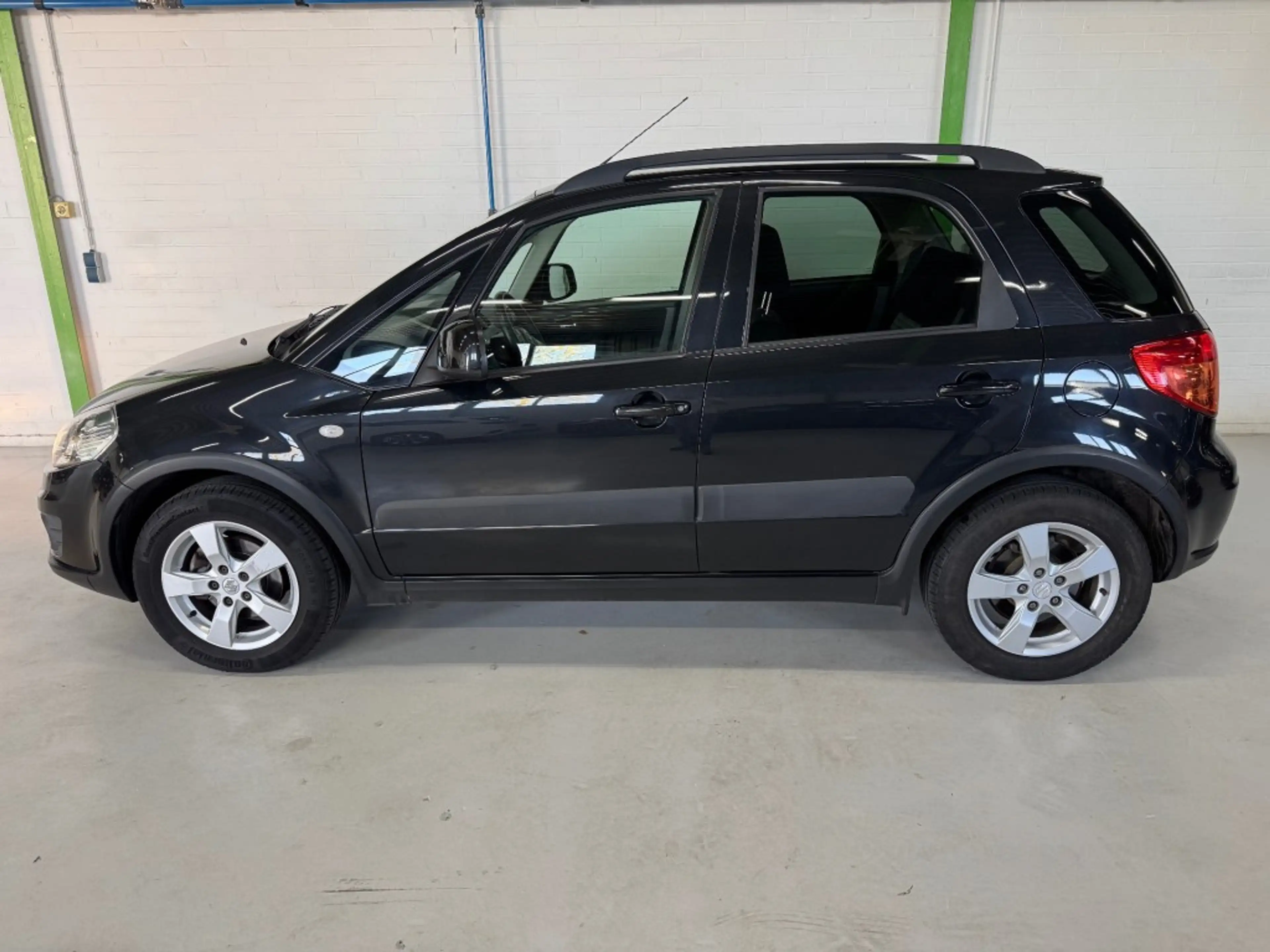 Suzuki SX4 1.6 EXCLUSIVE / Trekhaak / 95352 km / Stoelverwarm — photo 3