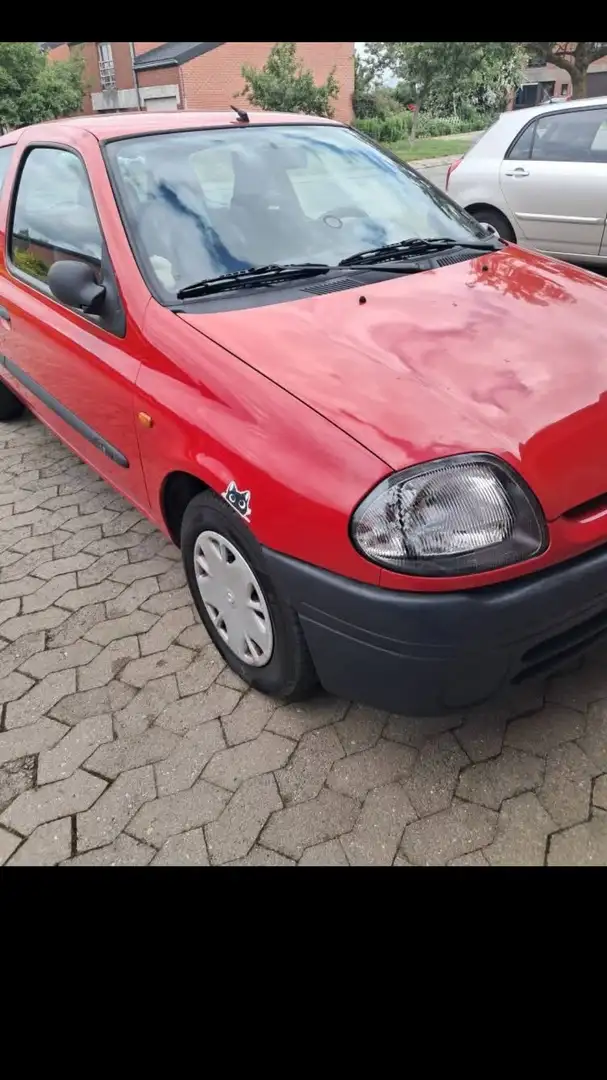 Renault Clio 1.2i Base Roşu - 2