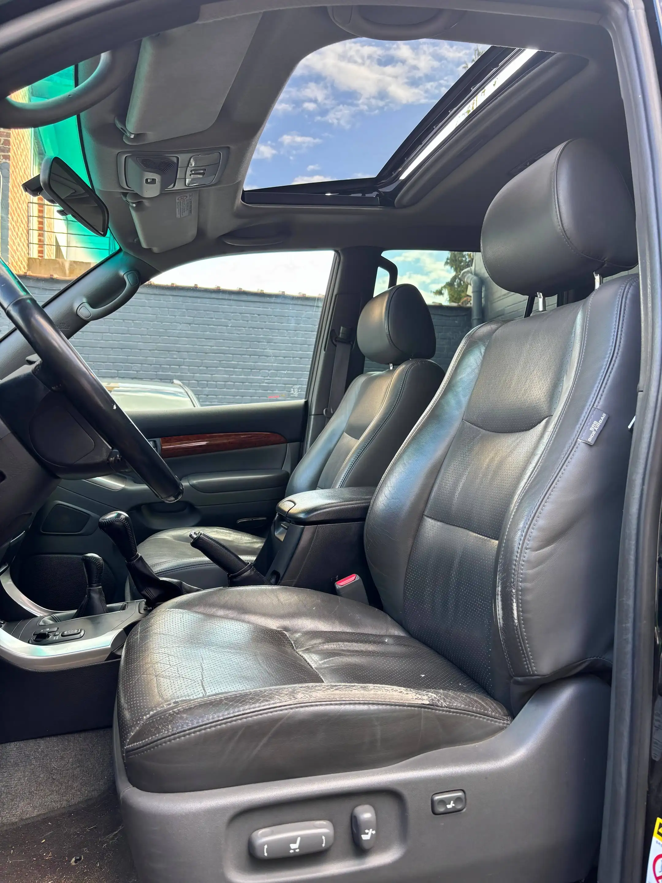 Toyota Land Cruiser 3.0 D4D VIP * car pass * super etat * 5 ou 2 pl ctte — photo 9