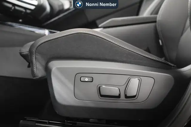BMW X3 view 10
