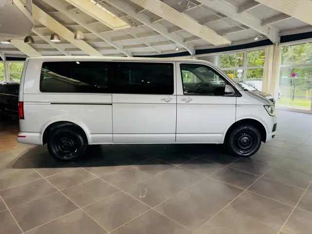 Volkswagen Caravelle view 8