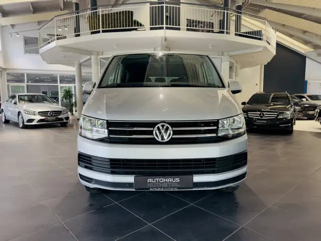 Volkswagen Caravelle view 2