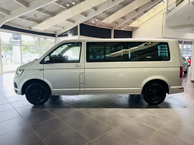 Volkswagen Caravelle view 7