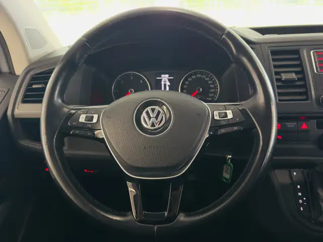 Volkswagen Caravelle view 13