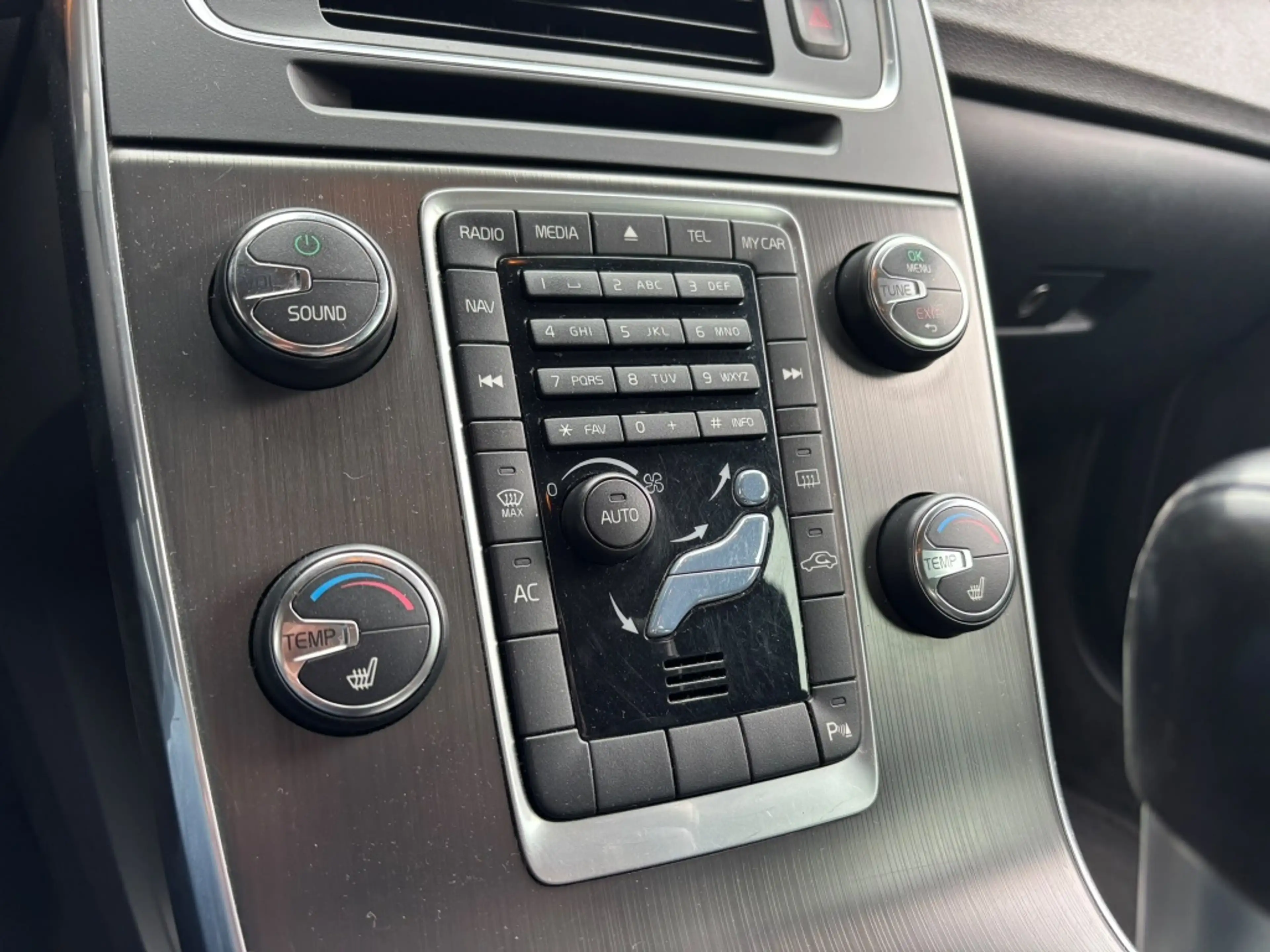 Volvo V60 1.6 T4F Ocean Race T4 / 180PK half Leder / Trekhaa — photo 19