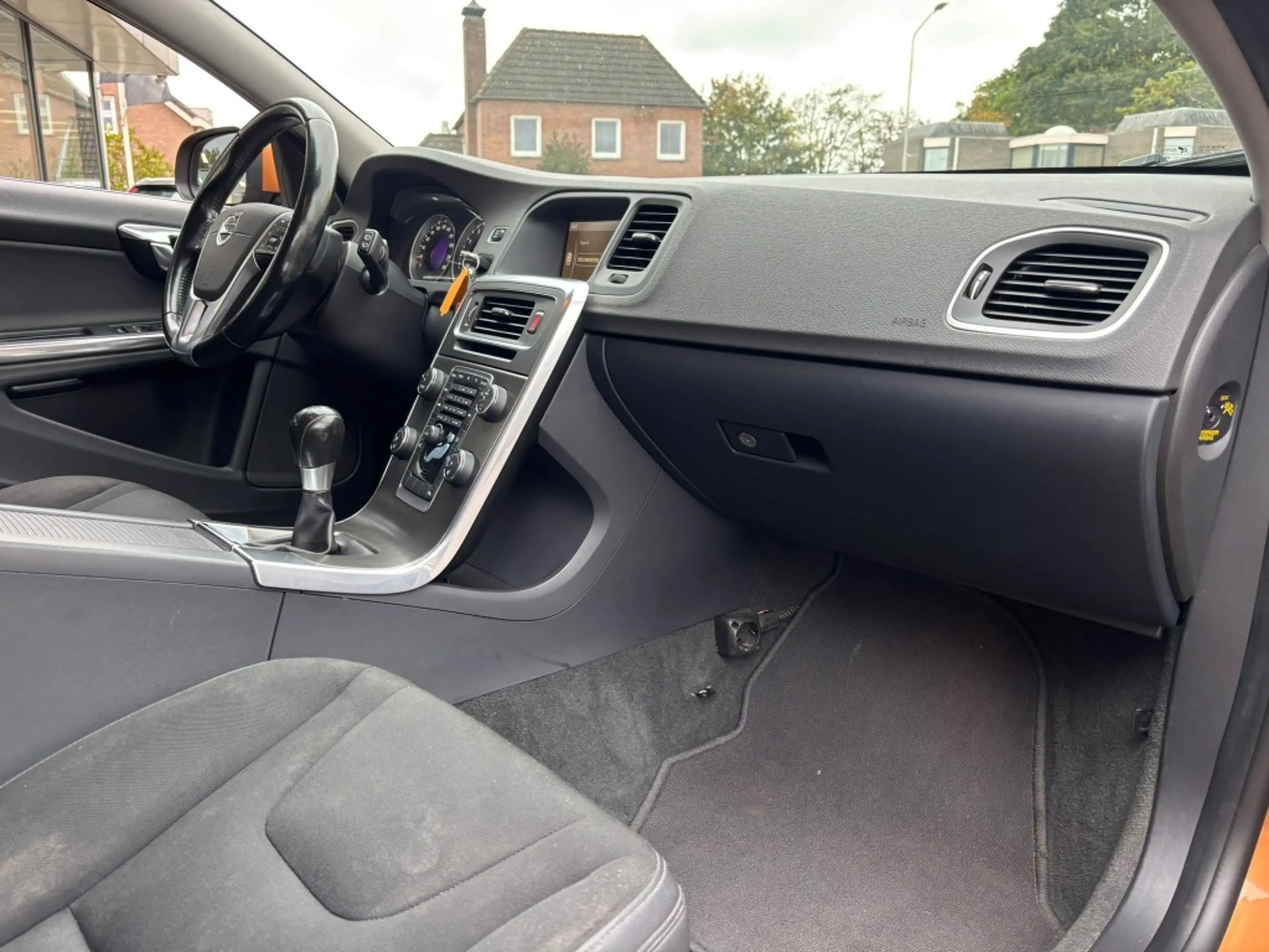 Volvo V60 1.6 T4F Ocean Race T4 / 180PK half Leder / Trekhaa — photo 11