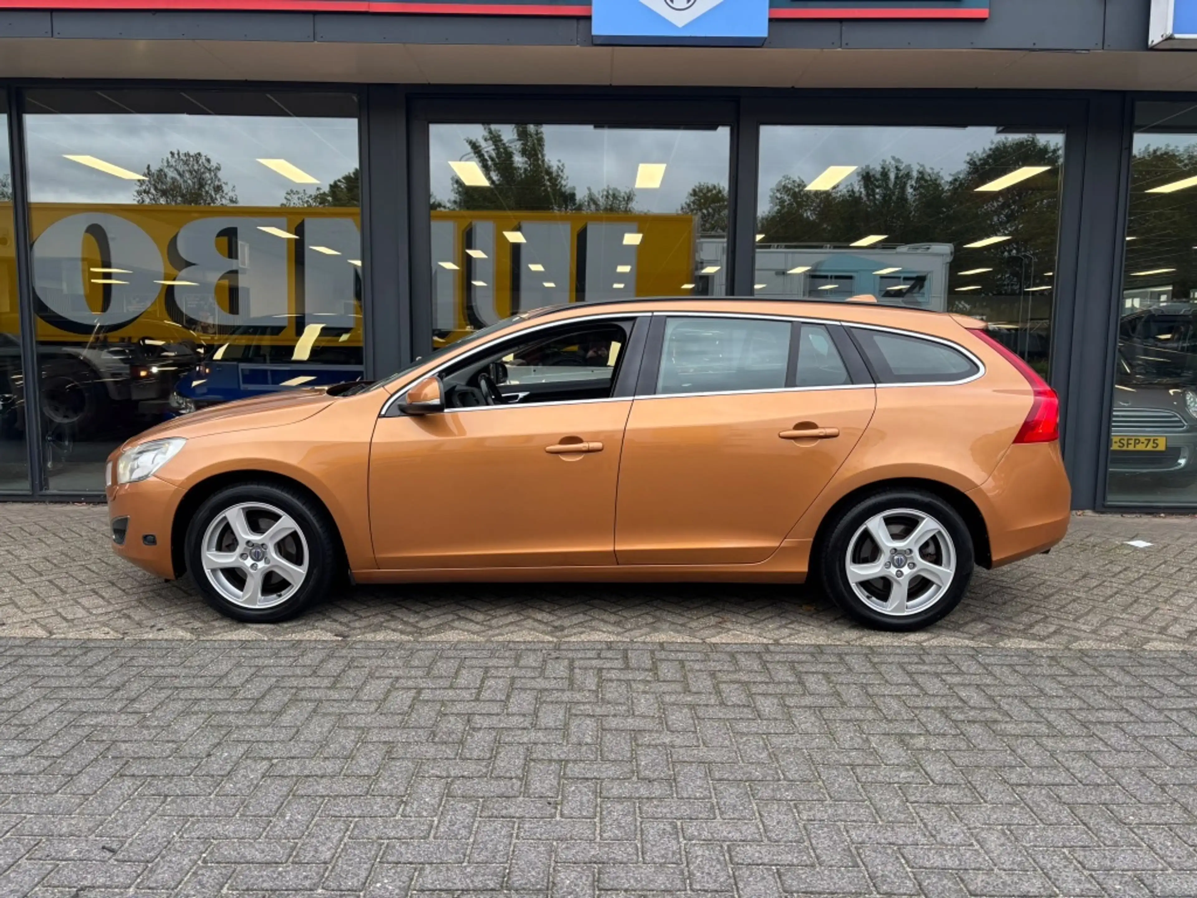 Volvo V60 1.6 T4F Ocean Race T4 / 180PK half Leder / Trekhaa — photo 6