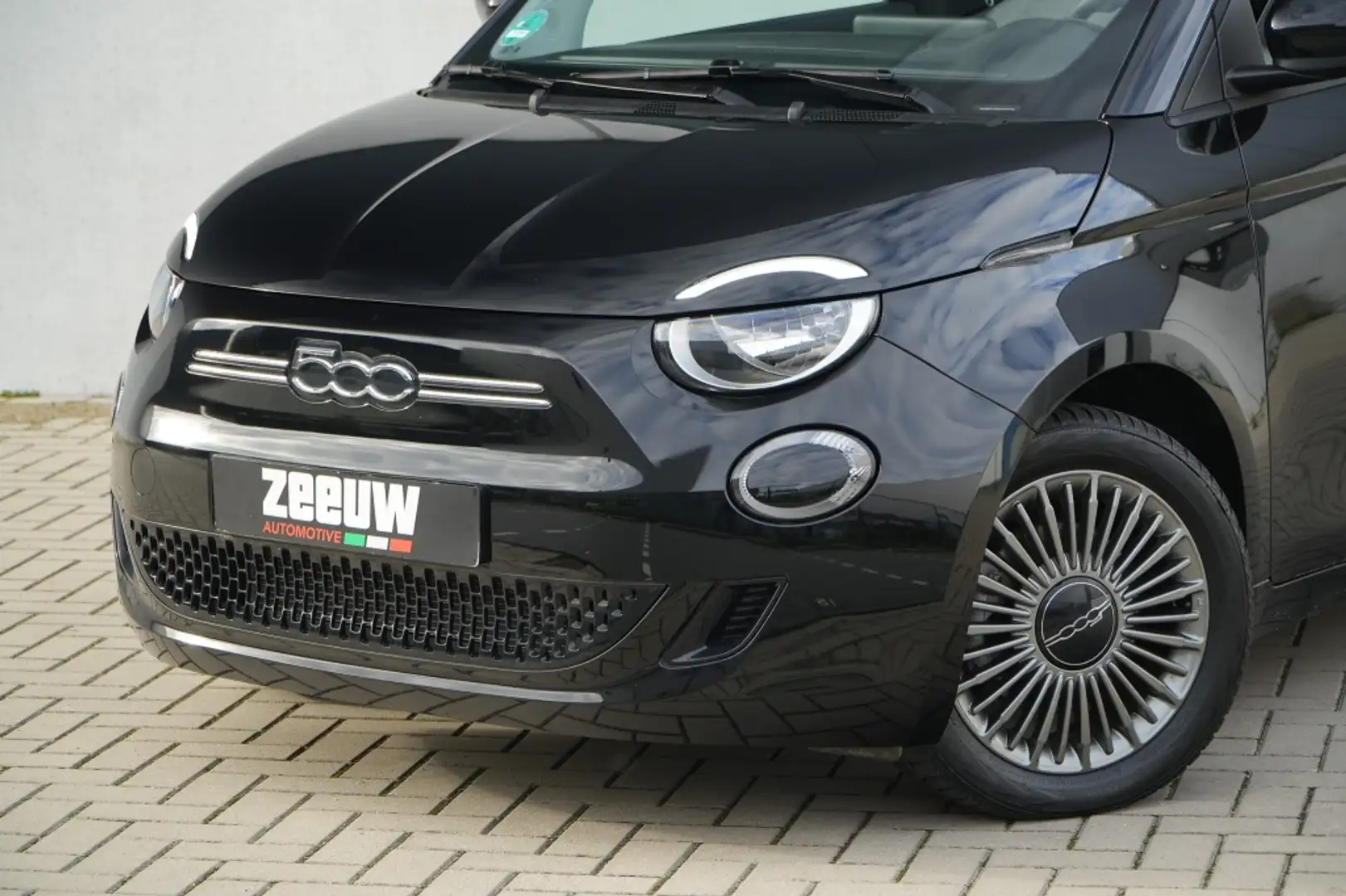 Fiat 500C Icon 42KWH | Navi | Carplay | Clima | 16" Noir - 2