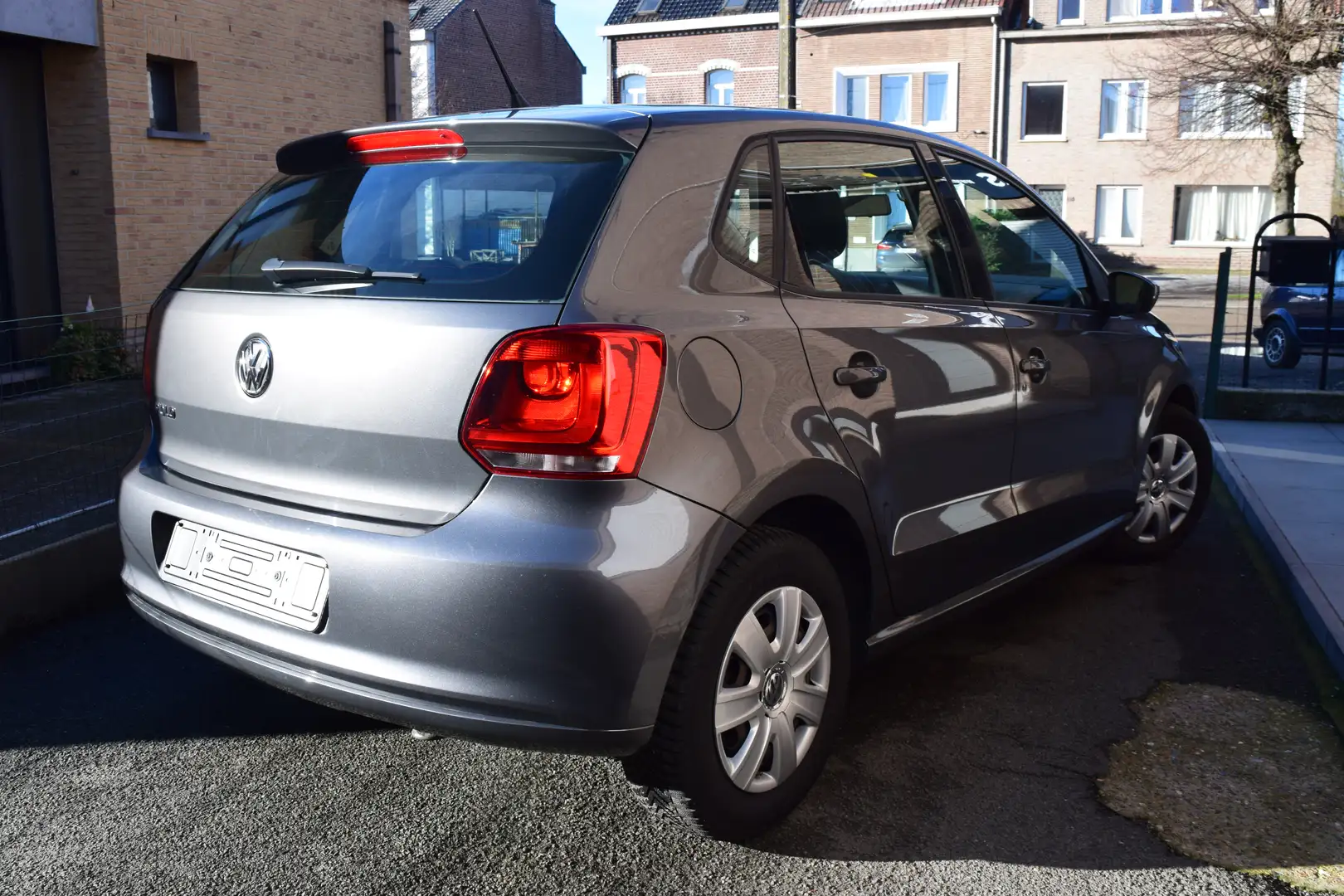 Volkswagen Polo 1.2i Trendline - 4/5 DEURS / AIRCO / ZEER PROPER Gris - 2