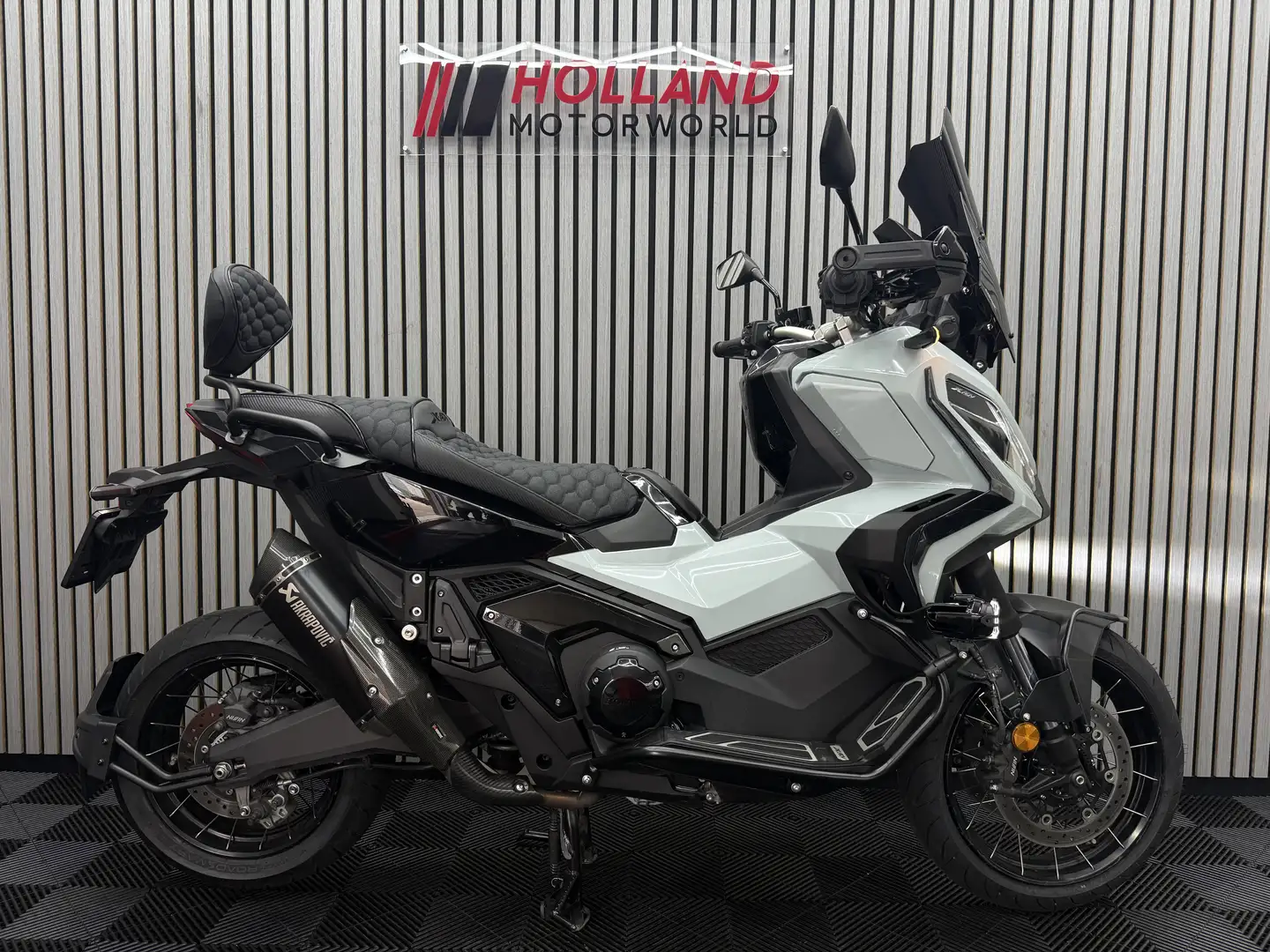 Honda X-ADV x-ADV 750 Pico Blue - 1