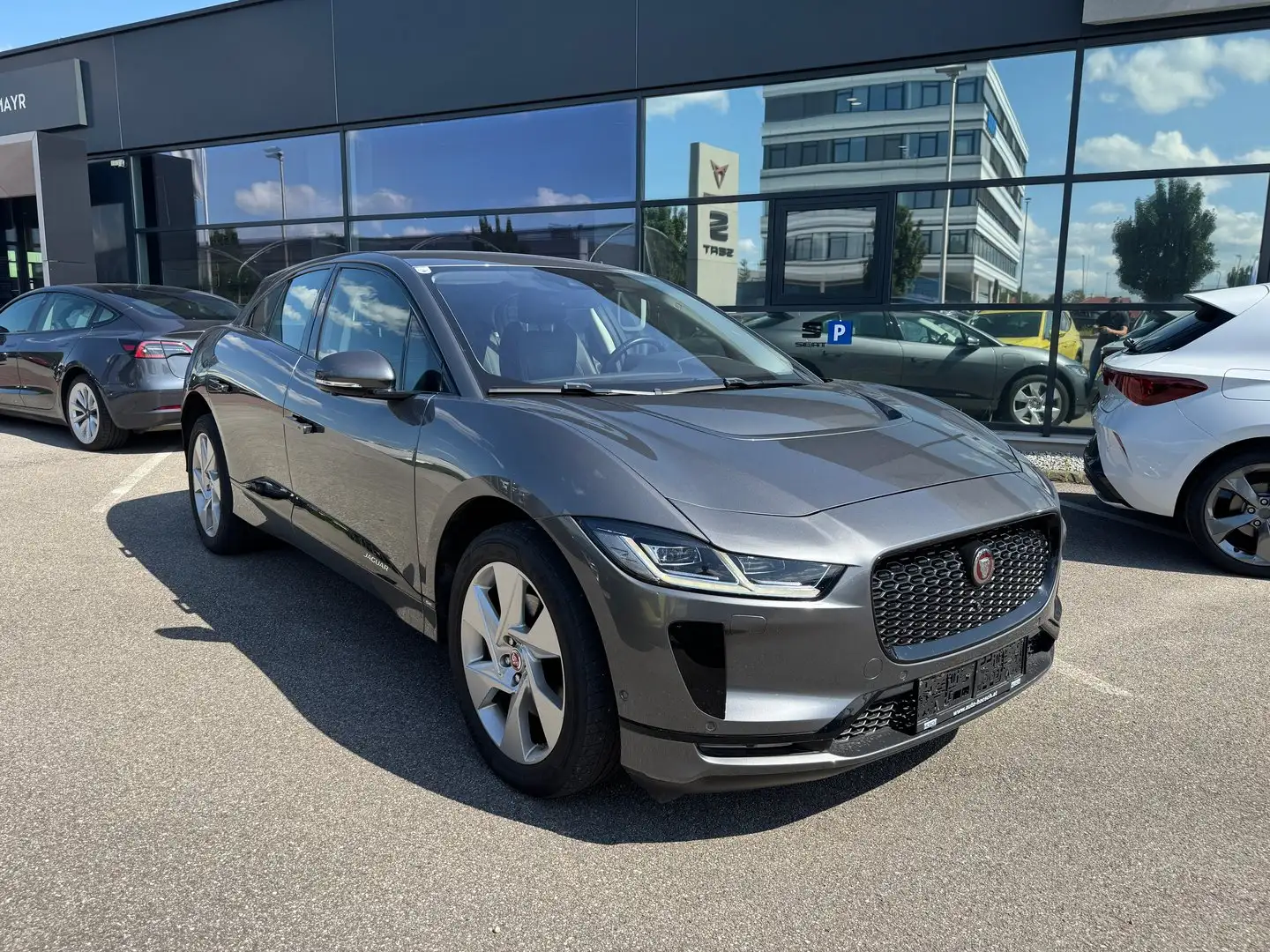 Jaguar I-Pace SE EV400 90kWh AWD Grau - 2