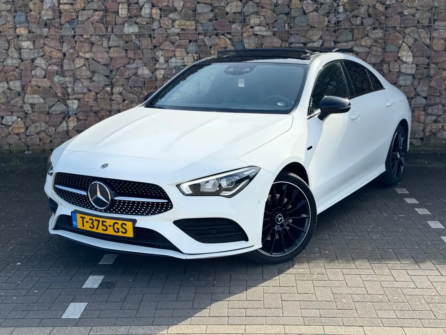 Mercedes-Benz CLA 250 e AMG Line Pano Ambiance Led Plug in Hybride Weiß - 1