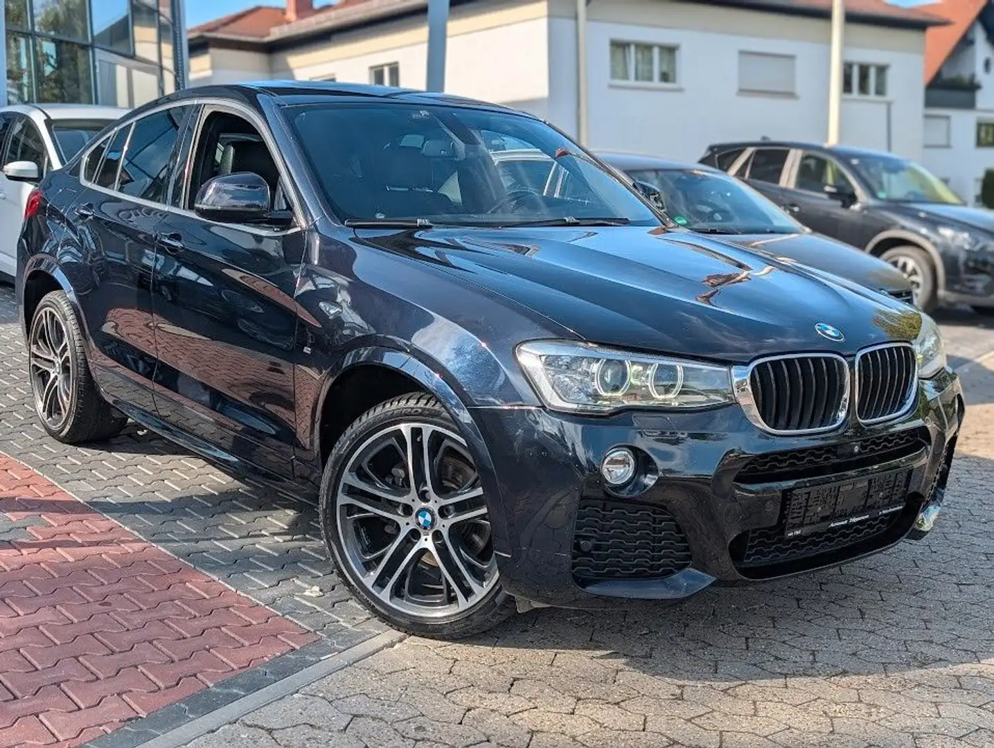 BMW X4 xDrive20d M-Paket. LED. Schiebedach. Navi Schwarz - 2