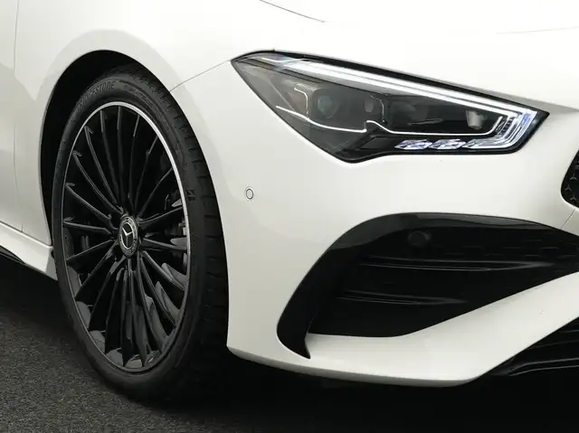 Mercedes-Benz Cla Class view 9