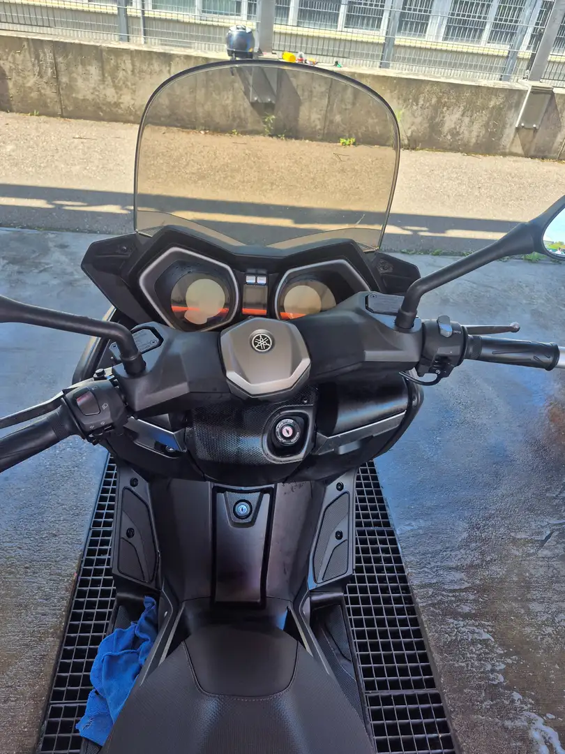 Yamaha X-Max 250 Šedá - 2