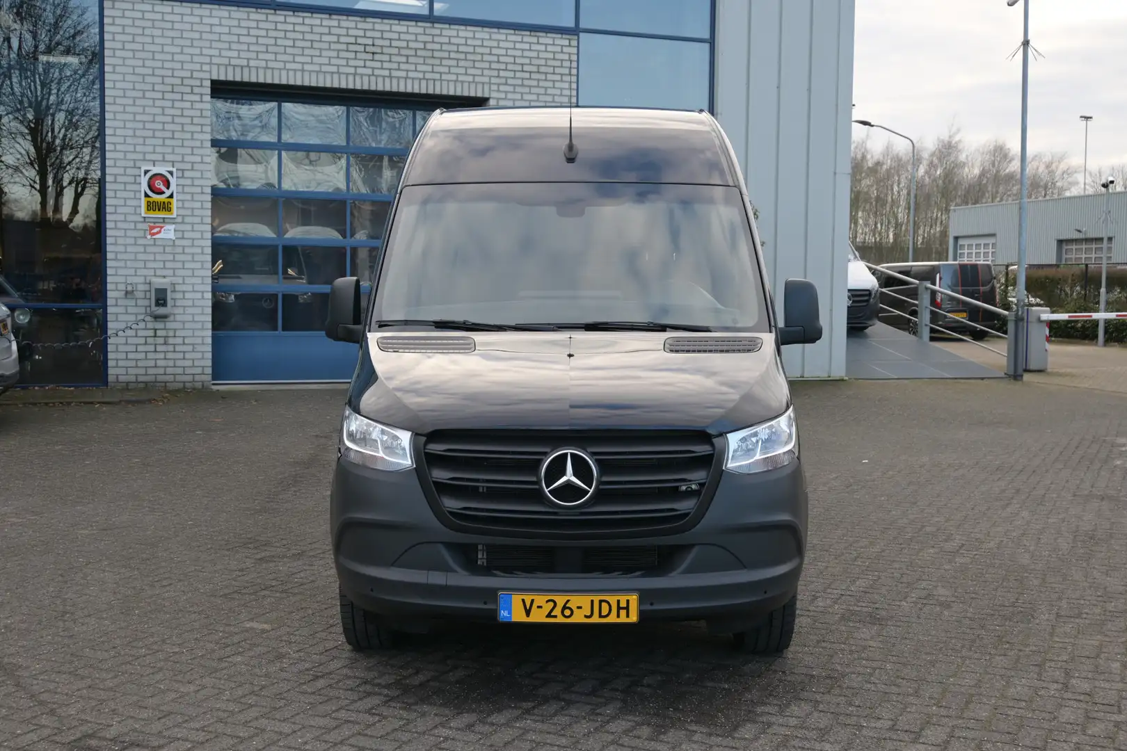Mercedes-Benz Sprinter 317 CDI L3H2 RWD MBUX met parkeersensoren en camer Zwart - 2