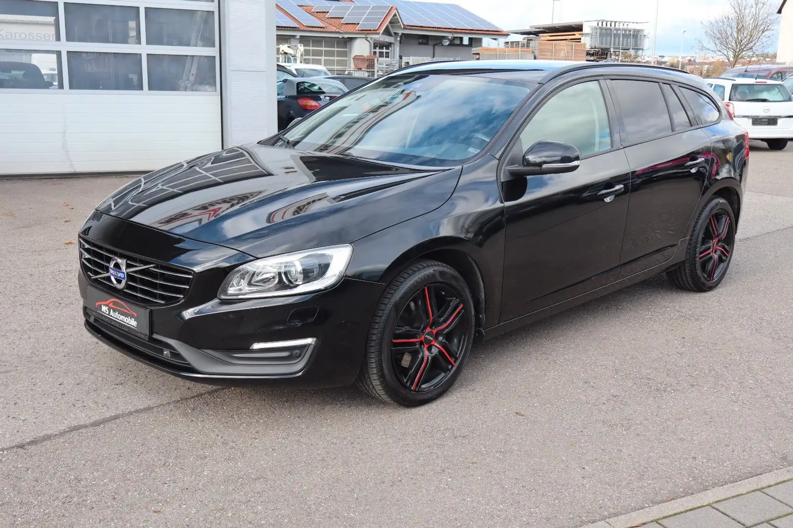 Volvo V60 D3 Geartronic Linje Business Kamera_Xenon Schwarz - 1