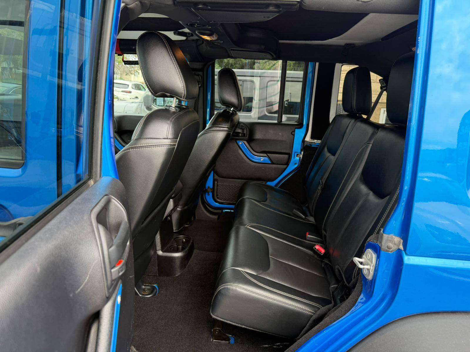 2016 Jeep Wrangler — view 11