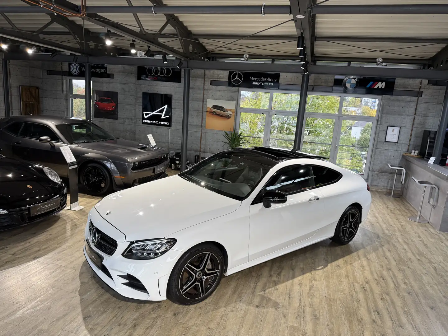Mercedes-Benz C 300 Coupé AMG Line*PANO*KAMERA*LED*NAVI* Weiß - 2