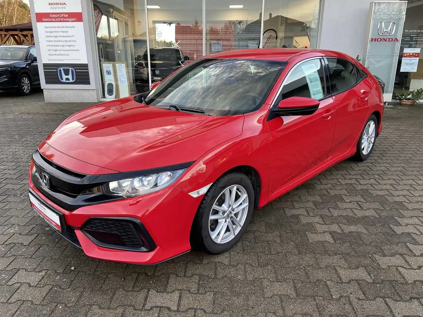 Honda Civic 1.0 i-VTEC Turbo Comfort inkl. Winterräder Červená - 1