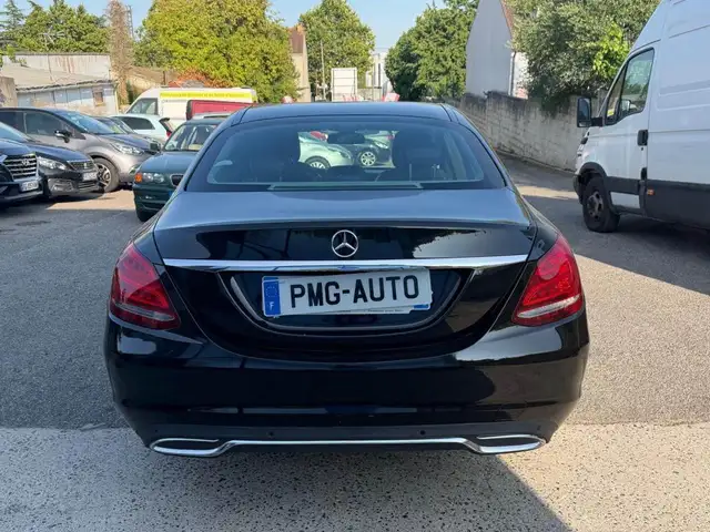 Mercedes-Benz C view 3