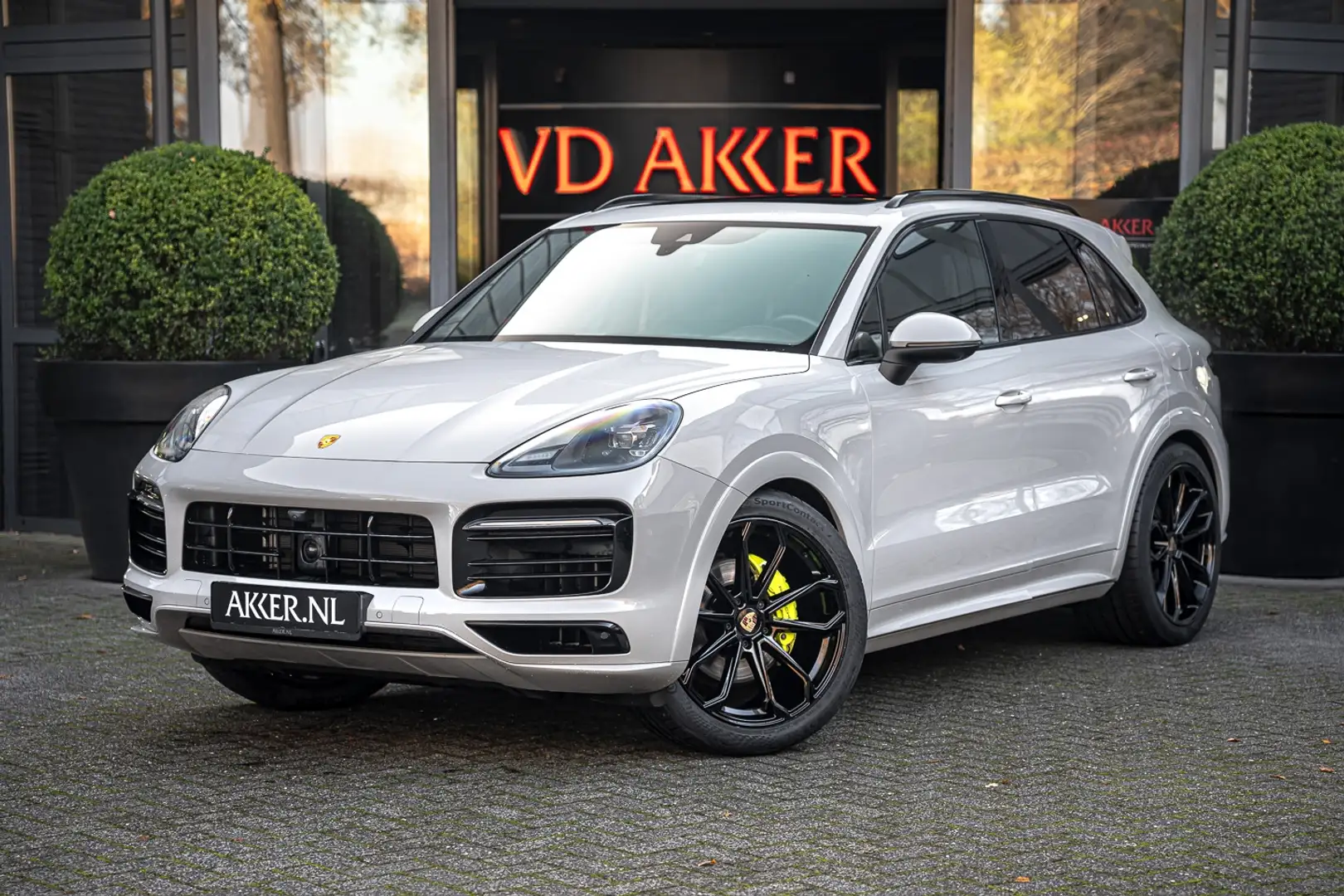 Porsche Cayenne E-Hybrid Platinum Edtion | SportDesign | Vierwiels Gris - 1