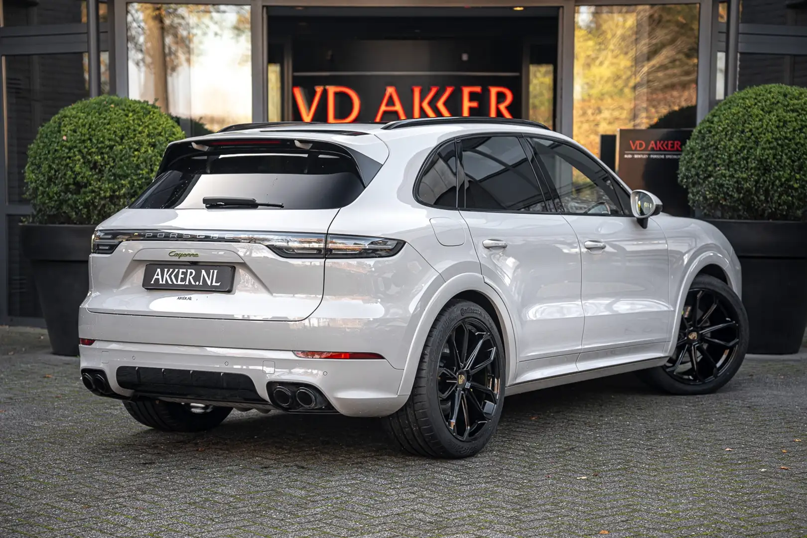 Porsche Cayenne E-Hybrid Platinum Edtion | SportDesign | Vierwiels Gris - 2